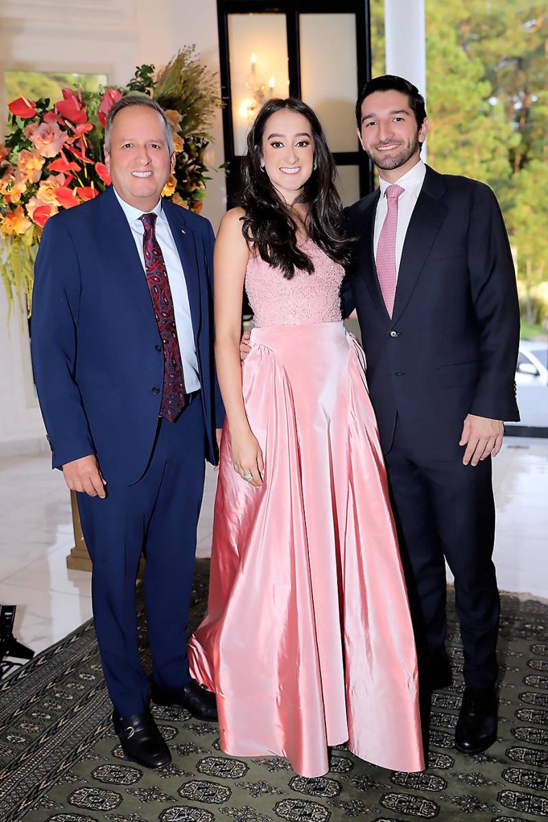 Así fue la boda de Próspero Castellanos y María Isabel Simón