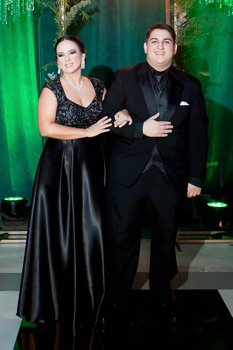 Carolina Lemus y su hijo Gustavo Franco.