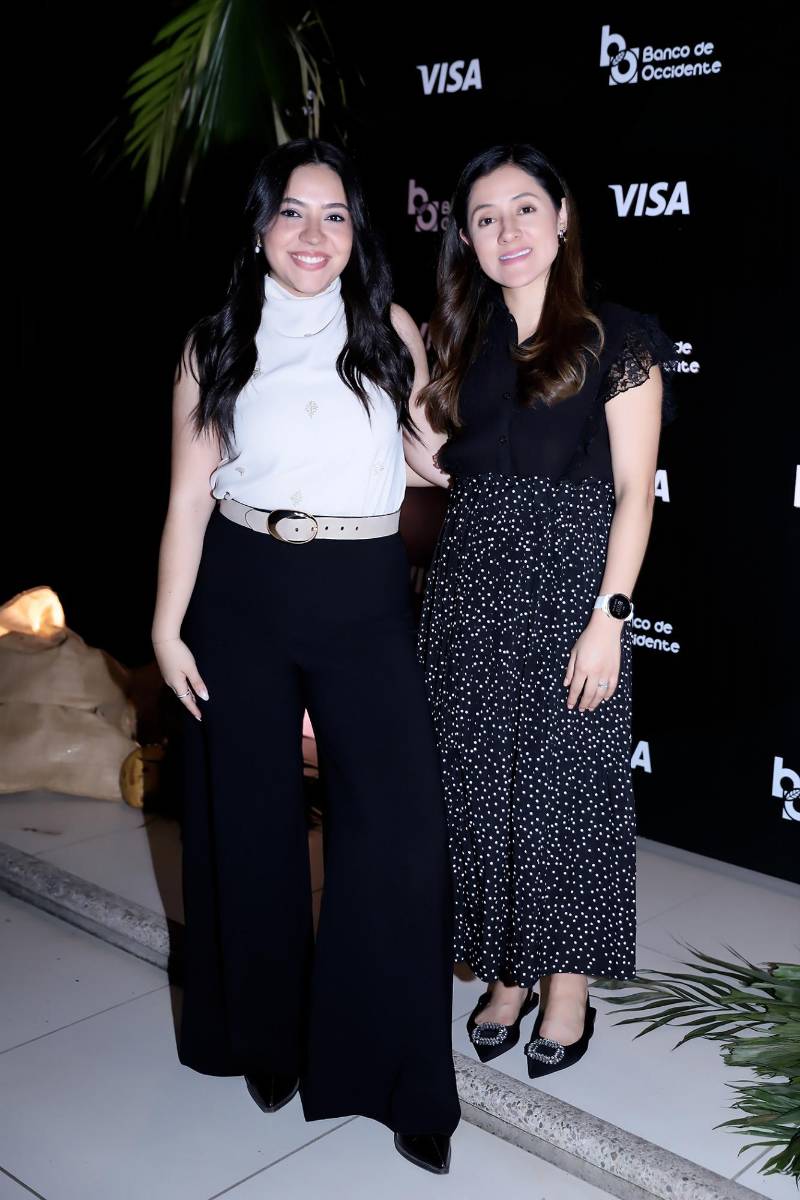 Lucía de León y Andrea Saenz.