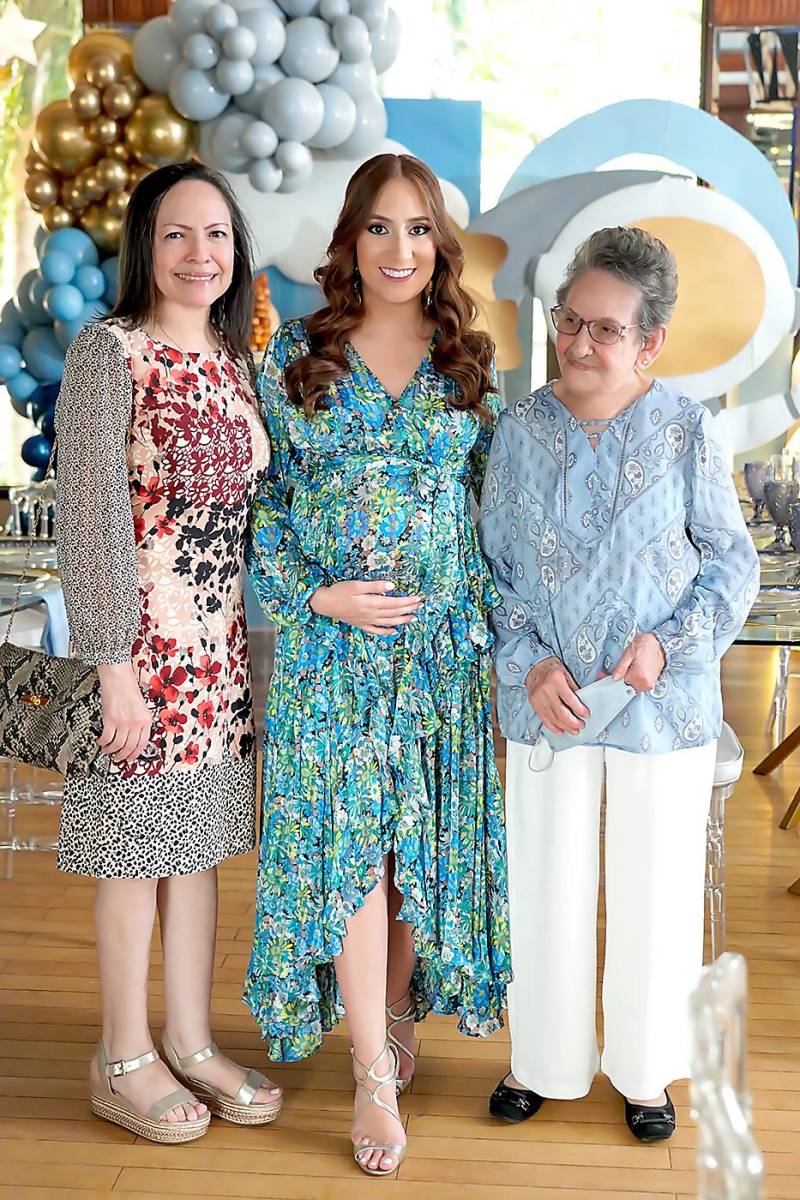 Carolina López, Laurie Panting y Marie de López.