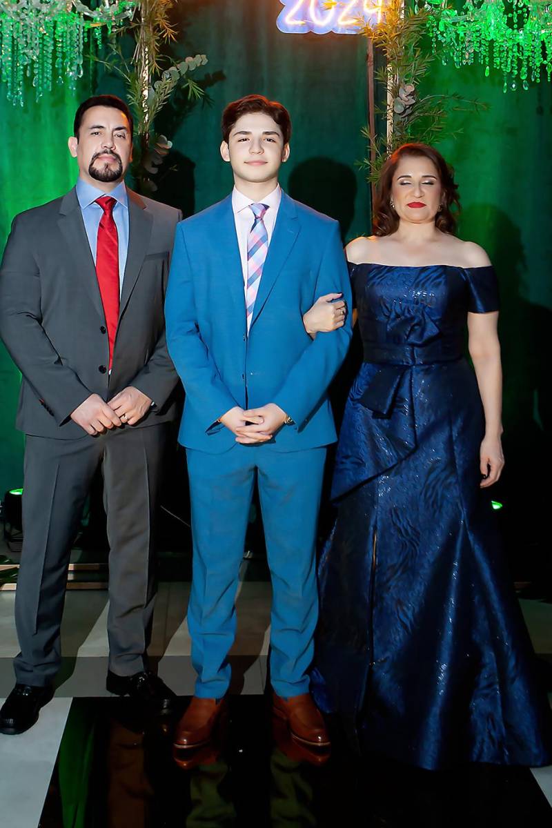 Desfile padres e hijos en la prom de Santa María del Valle 2024