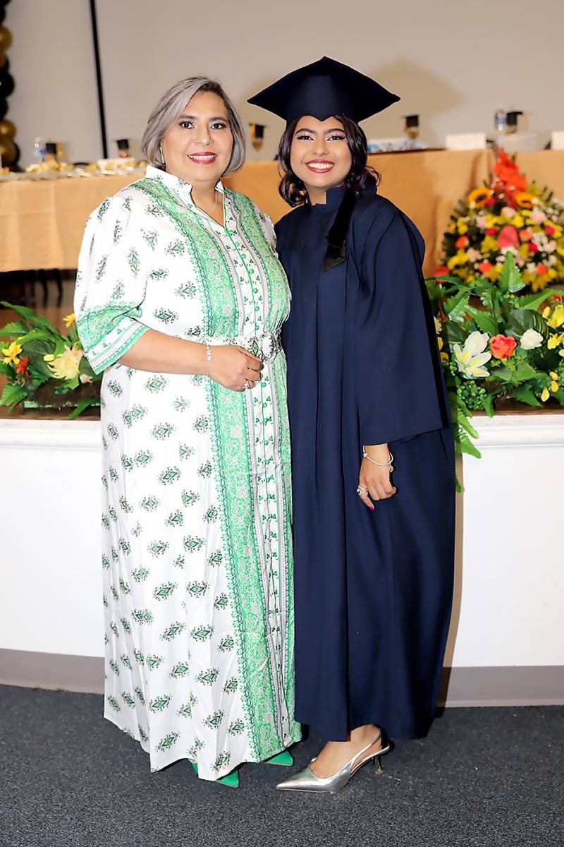 Michelle Coello Durón y Isabella Bulnes Coello