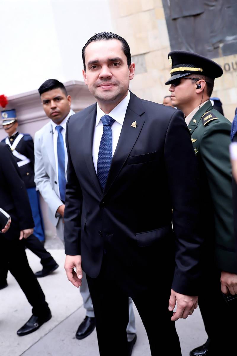 <b>Tomás Zambrano</b>