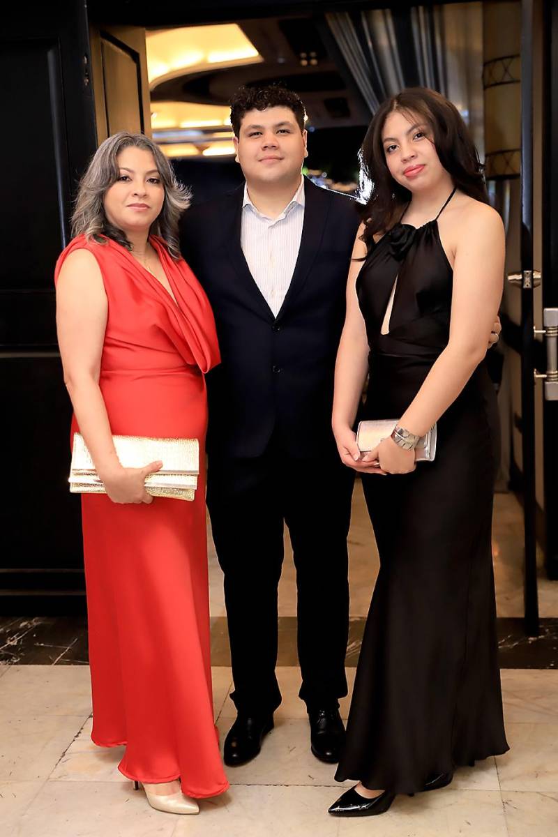 Invitados de la prom 2025 de Mayan School