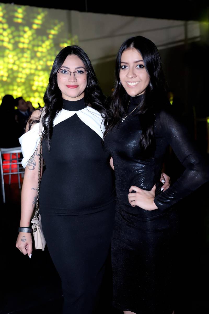 Marifer Andino y Alexa Zelaya.
