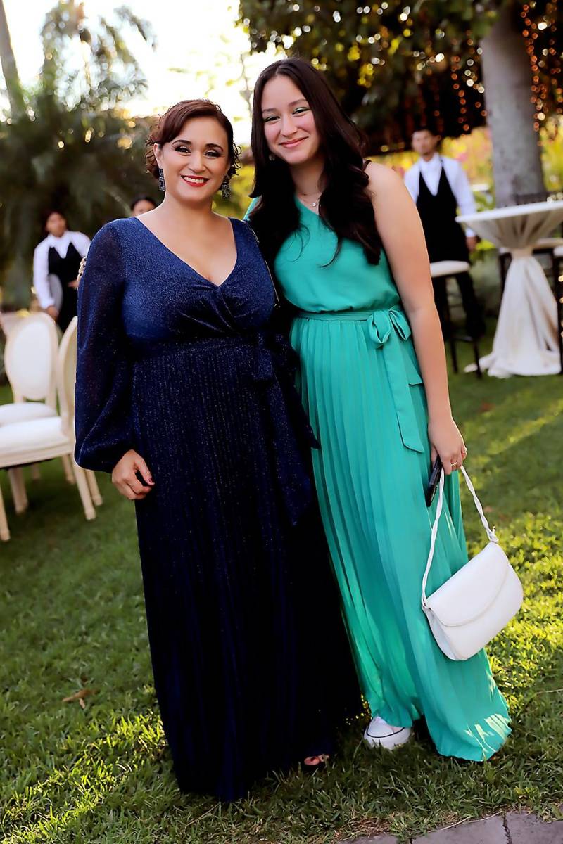 Marie Laodette y Odette Tomé Armijo