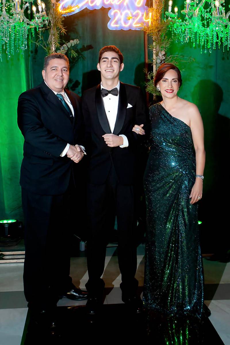 Afif y Lizza Handal con su hijo Andrés 