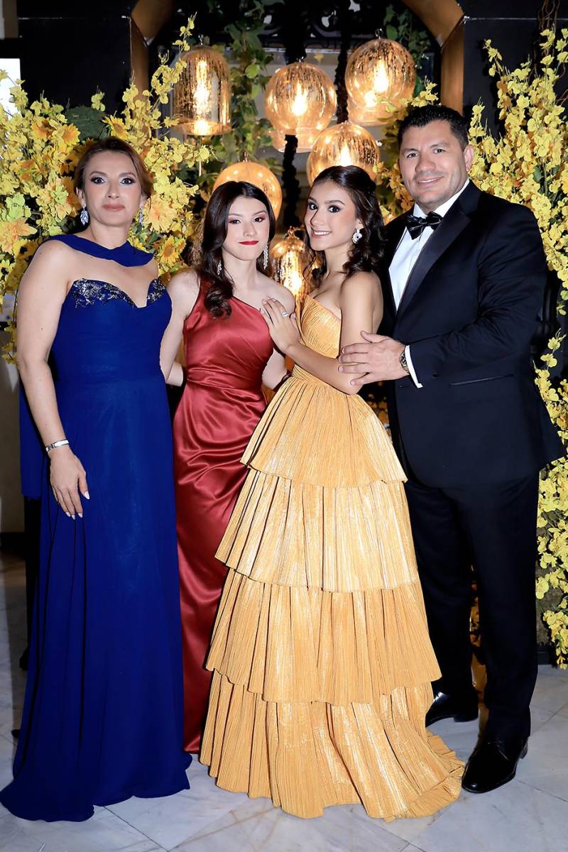 Invitados de la prom 2025 de La Estancia School