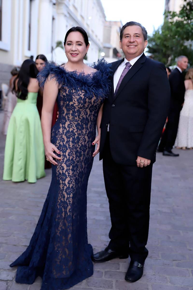 Así fue la boda eclesiástica de Ivana Lagos y Jacobo Waincier Canahuati