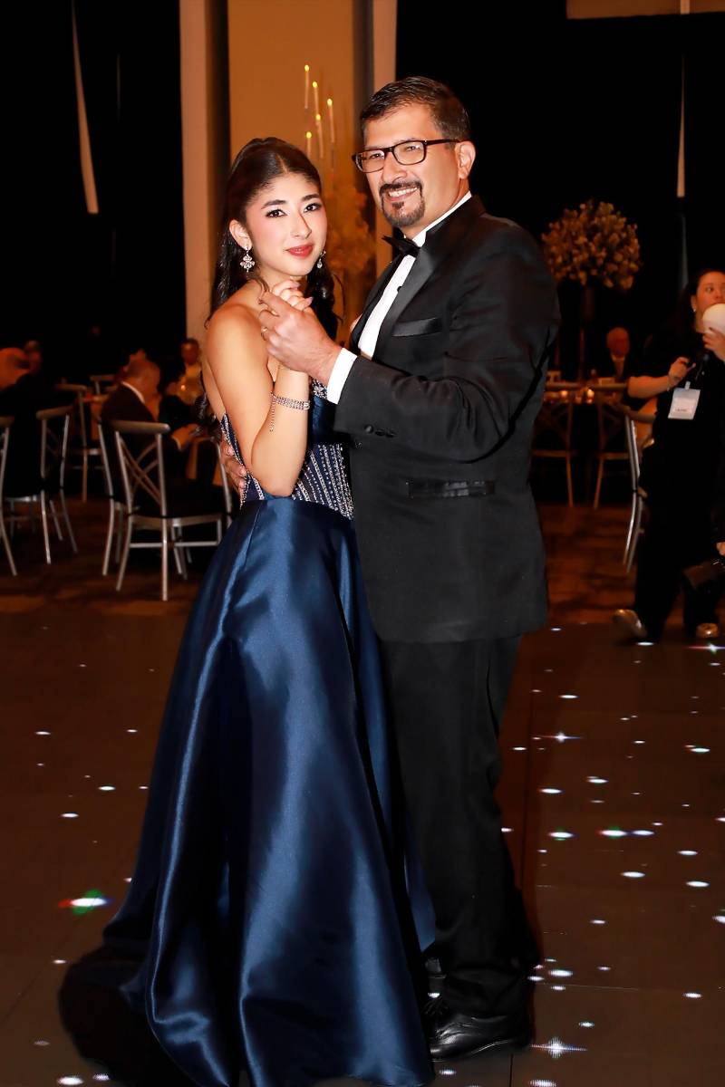 Camila Martínez y su padre Carlos Martínez. 