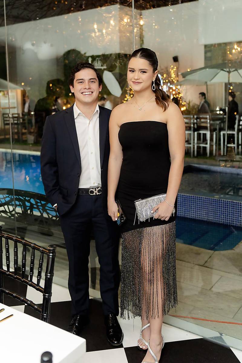 Roberto Suazo y Iana Fiallos.