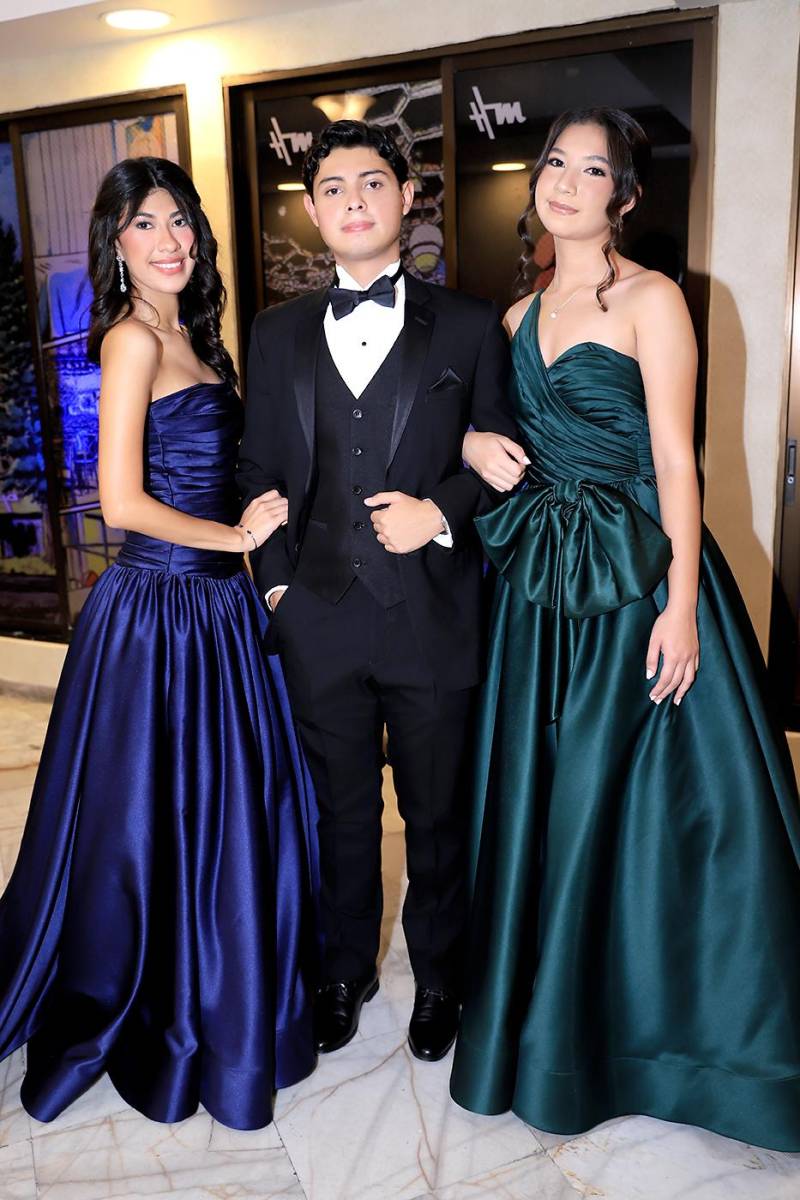 Fiesta de la prom 2025 de DelCampo School