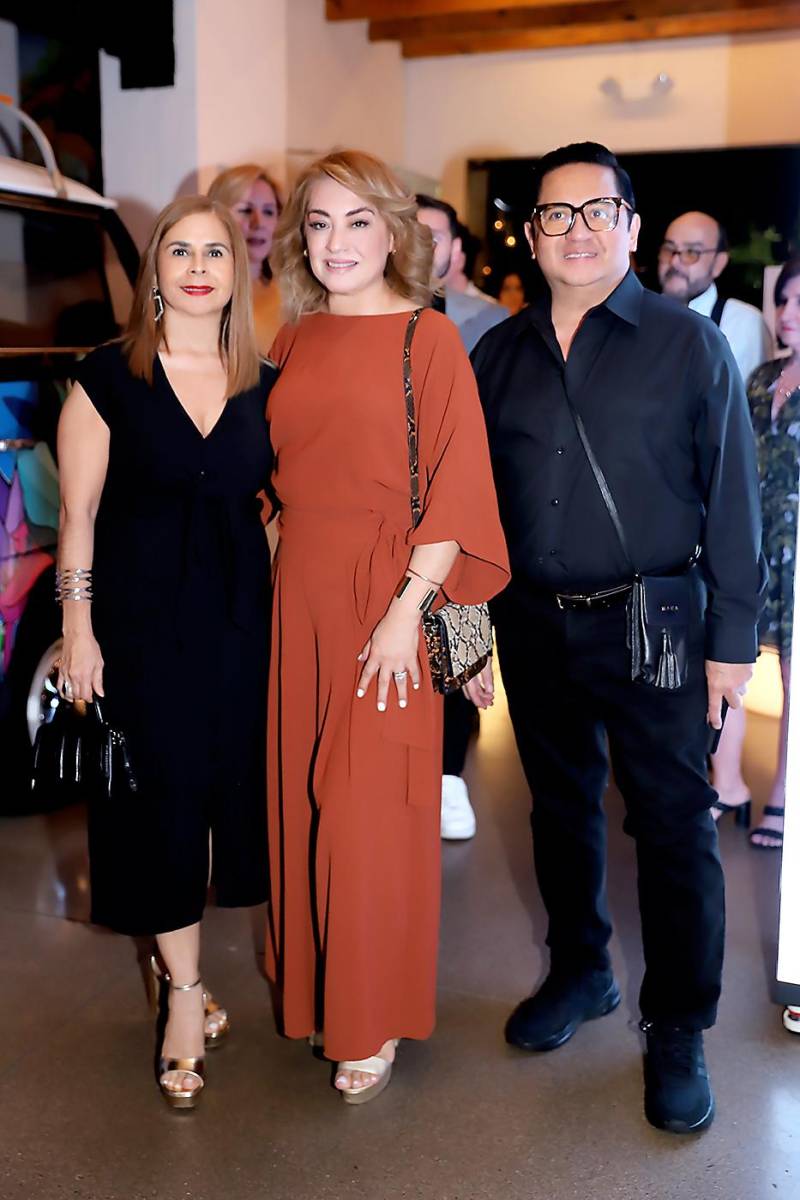 Vicky Leiva, Marisela Cano y Miguel Chong.