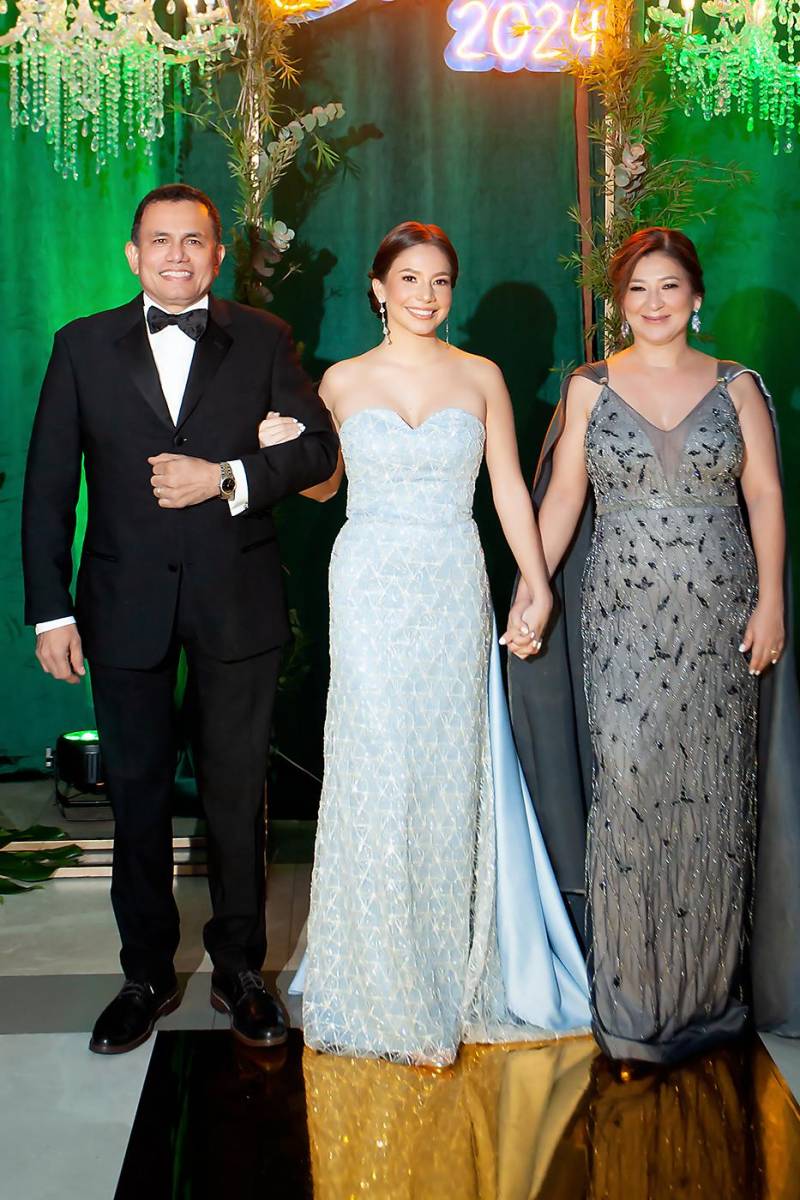 Antonio y Dunia Rivera con su hija Esther Vanessa 