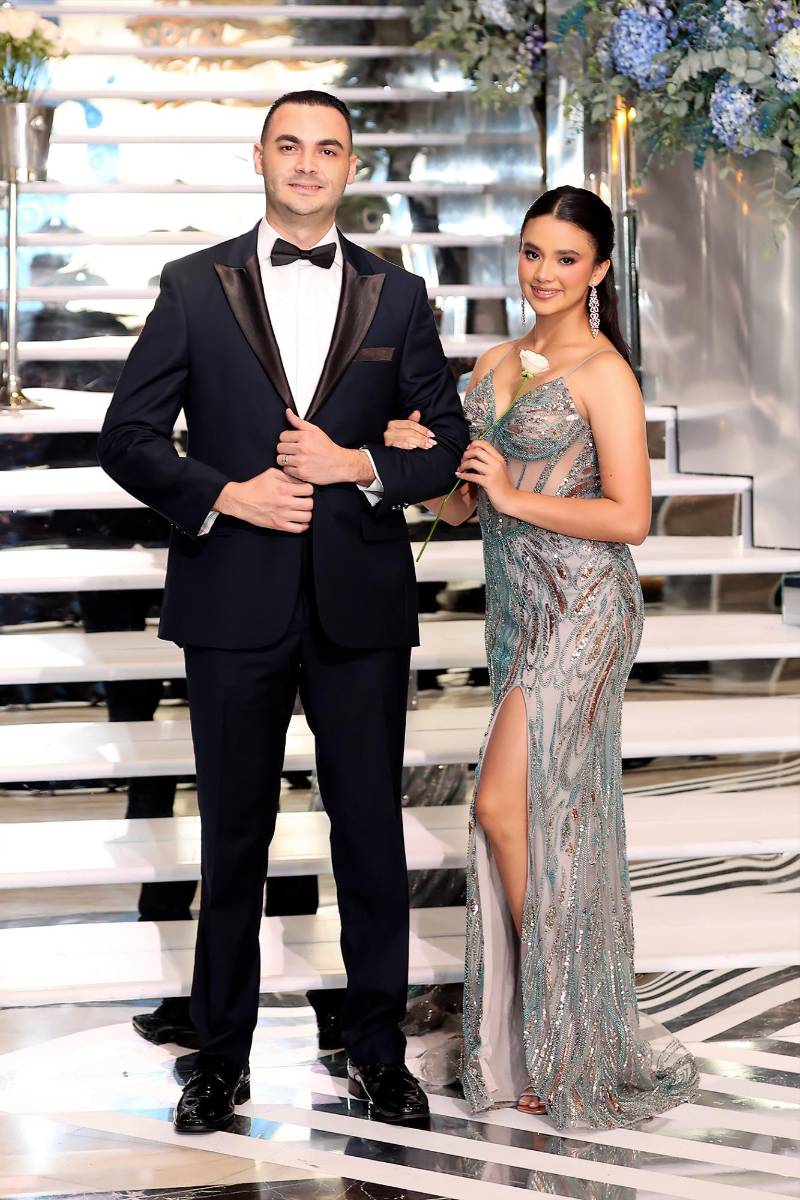 Yara Nahell Gutiérrez Segura con su padre Henry Gutiérrez 