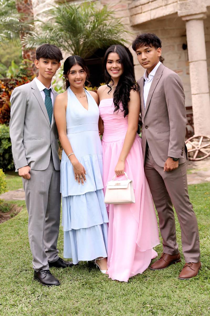 Rubén Navas . Paula Pineda , Sara Yip y Raúl Tinoco