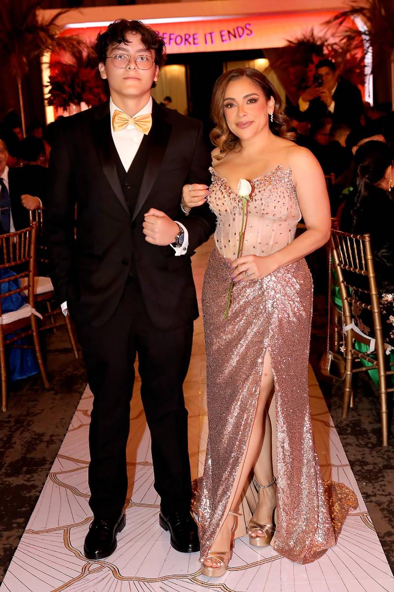 Elmer Montalvan y su madre Susa Torres. 