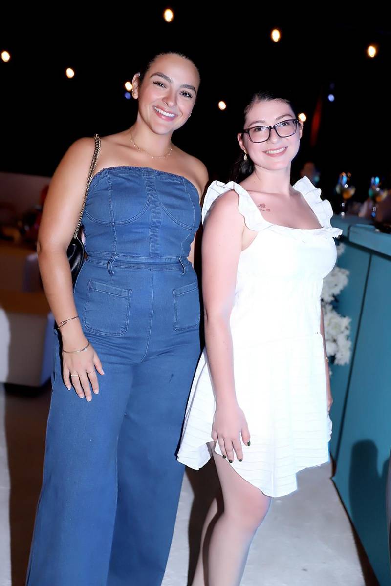 Samantha Colindres y Belkis Argueta.