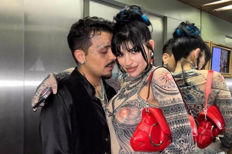 <b>Cazzu</b>Meses después de su ruptura con Belinda, Nodal fue visto de la mano con la cantante argentina Cazzu, lo que desató rumores de un romance. En junio de 2022, ambos confirmaron su relación y se volvieron inseparables. En abril de 2023, Cazzu anunció que esperaba su primer hijo con Nodal y en septiembre dieron la bienvenida a su hija, Inti. Sin embargo, en mayo de 2024, de manera inesperada, anunciaron su separación.