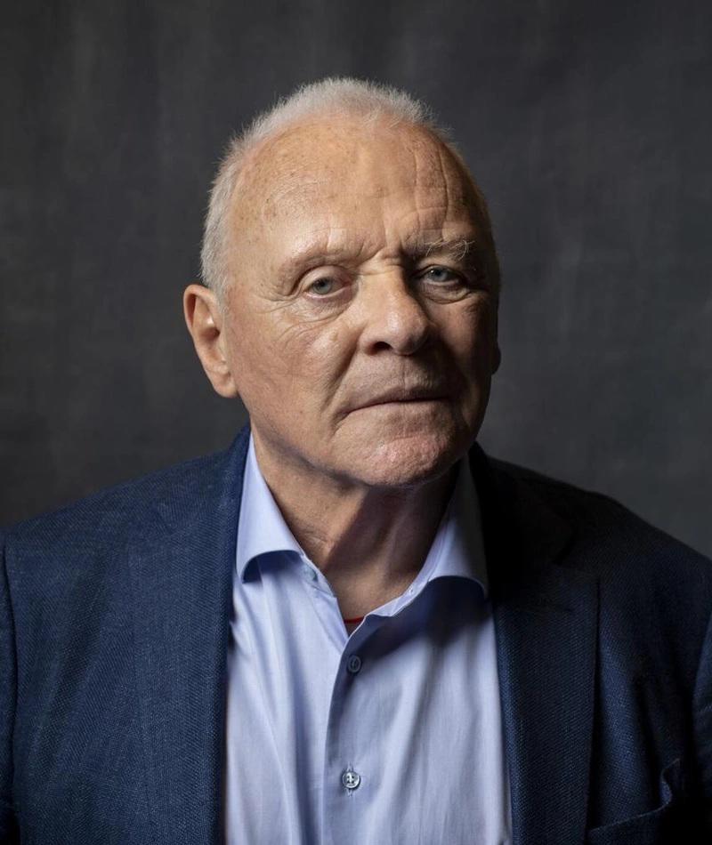 Anthony Hopkins “en la juventud, parecía que la bebida me ayudaba a liberarme, a sentirme más libre y, por ende, a actuar mejor. El alcohol casu m emata. Si nohubiera dejado de beber, ahora estaría en algún lugar de Mexico”. 