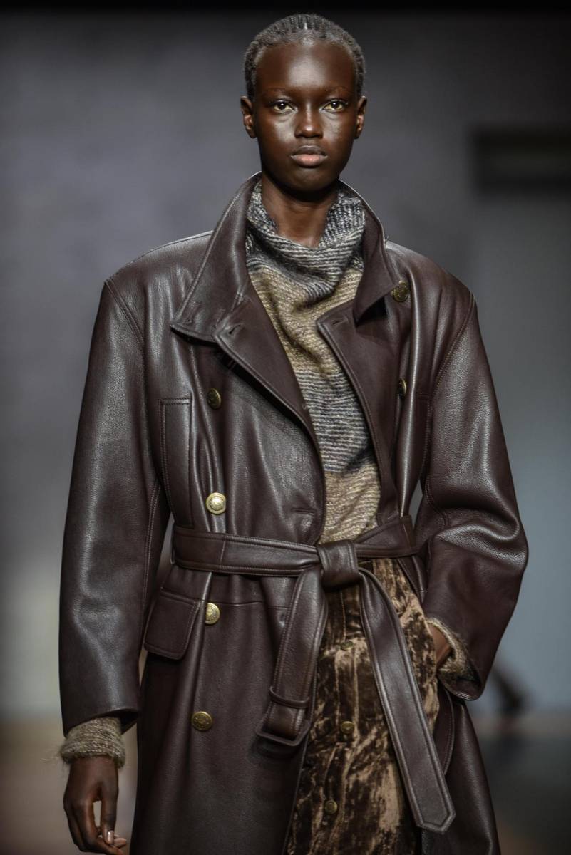 "Logramos dar continuidad a lo que hacía el señor Armani, pero añadiendo algo que él mismo no habría incluido", afirmó Silvana Armani, responsable de moda femenina.