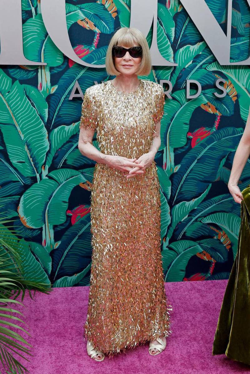 <b>Anna Wintour</b>Anna portó un vestido dorado de la casa de moda Valentino.