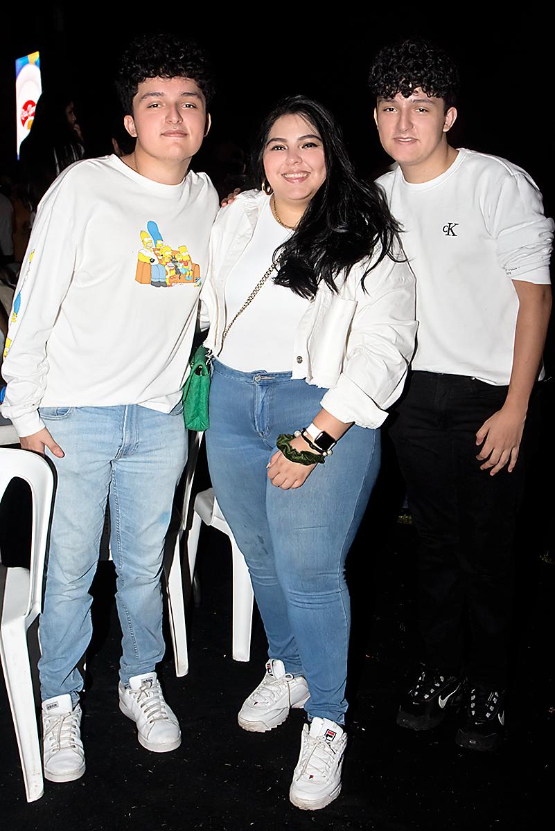 Joseph, Tania y Michael Orellana.