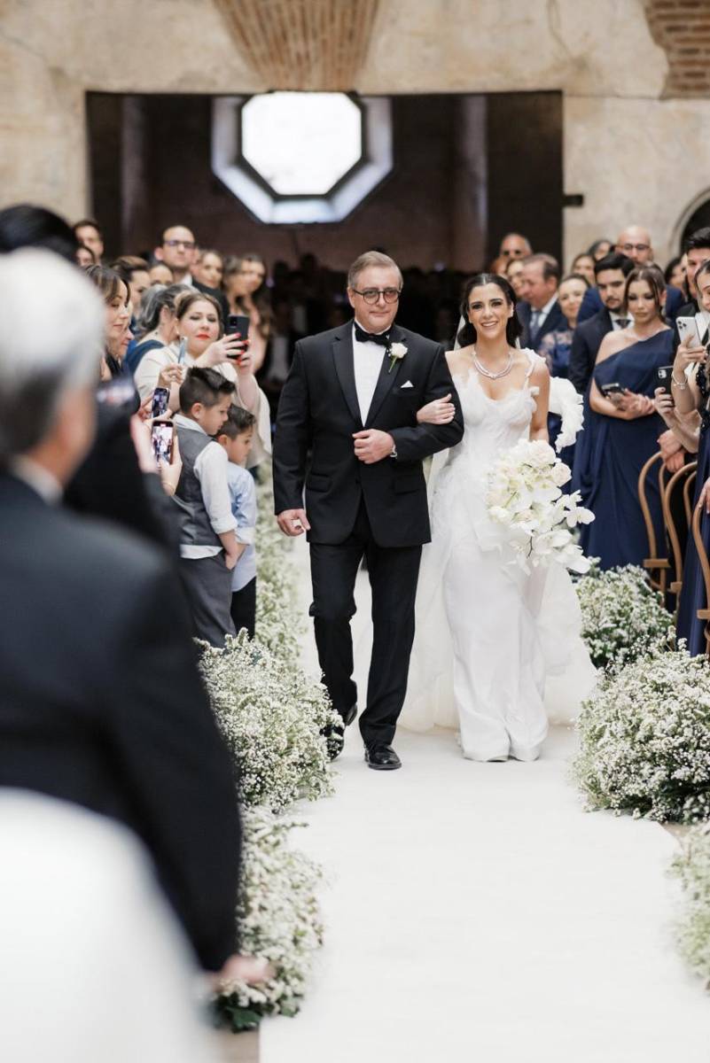 Boda eclesiástica de Joana Bandy y Aldo Lanzas