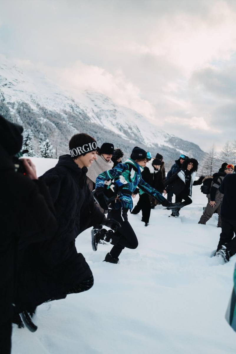 Armani lanza su colección cápsula Neve