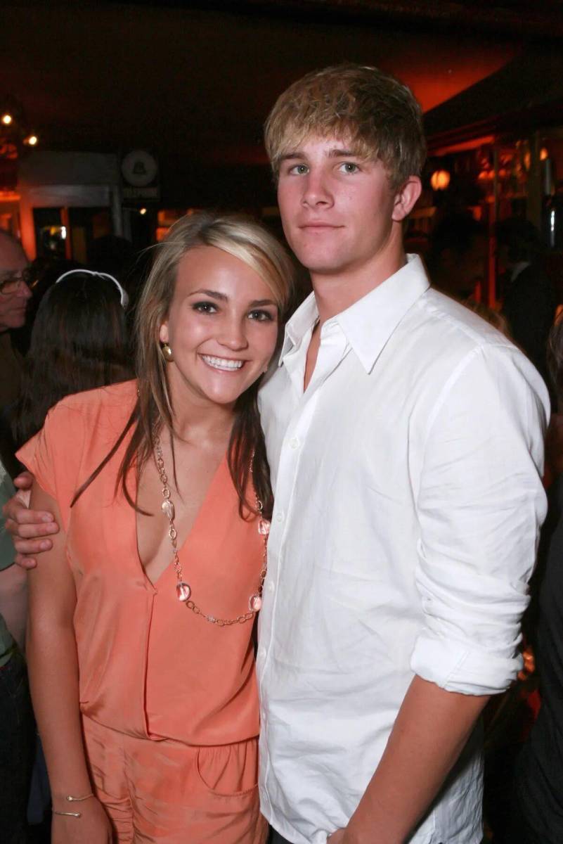 Jamie Lynn Spears se comprometió a los 16 años con el padre de su hija, Casey Aldridge, pero cancelaron su matrimonio un año después.