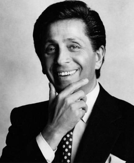 El hombre detrás del rojo más famoso de la alta costura.