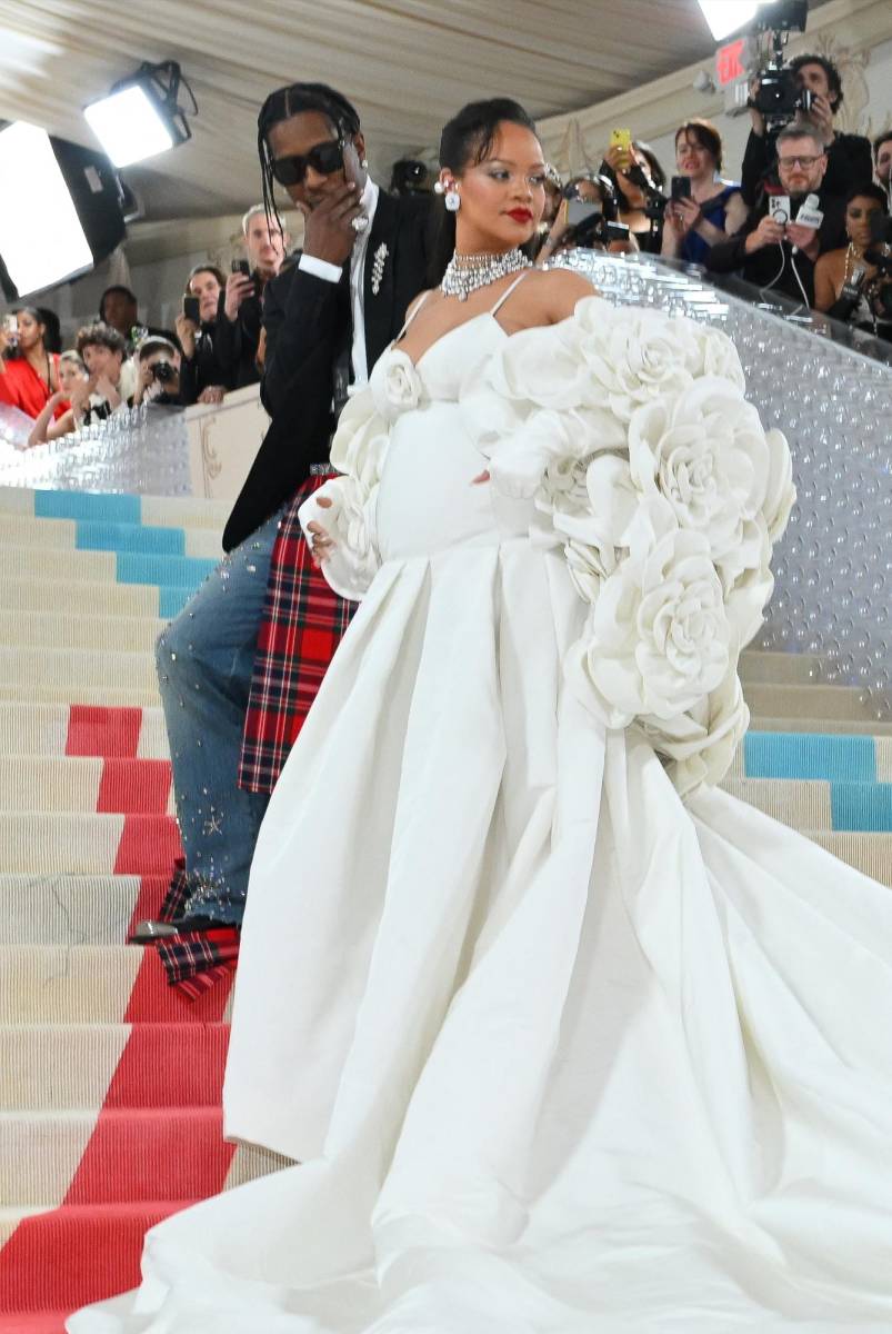 El impresionante look de Rihanna en la gala del MET 2023