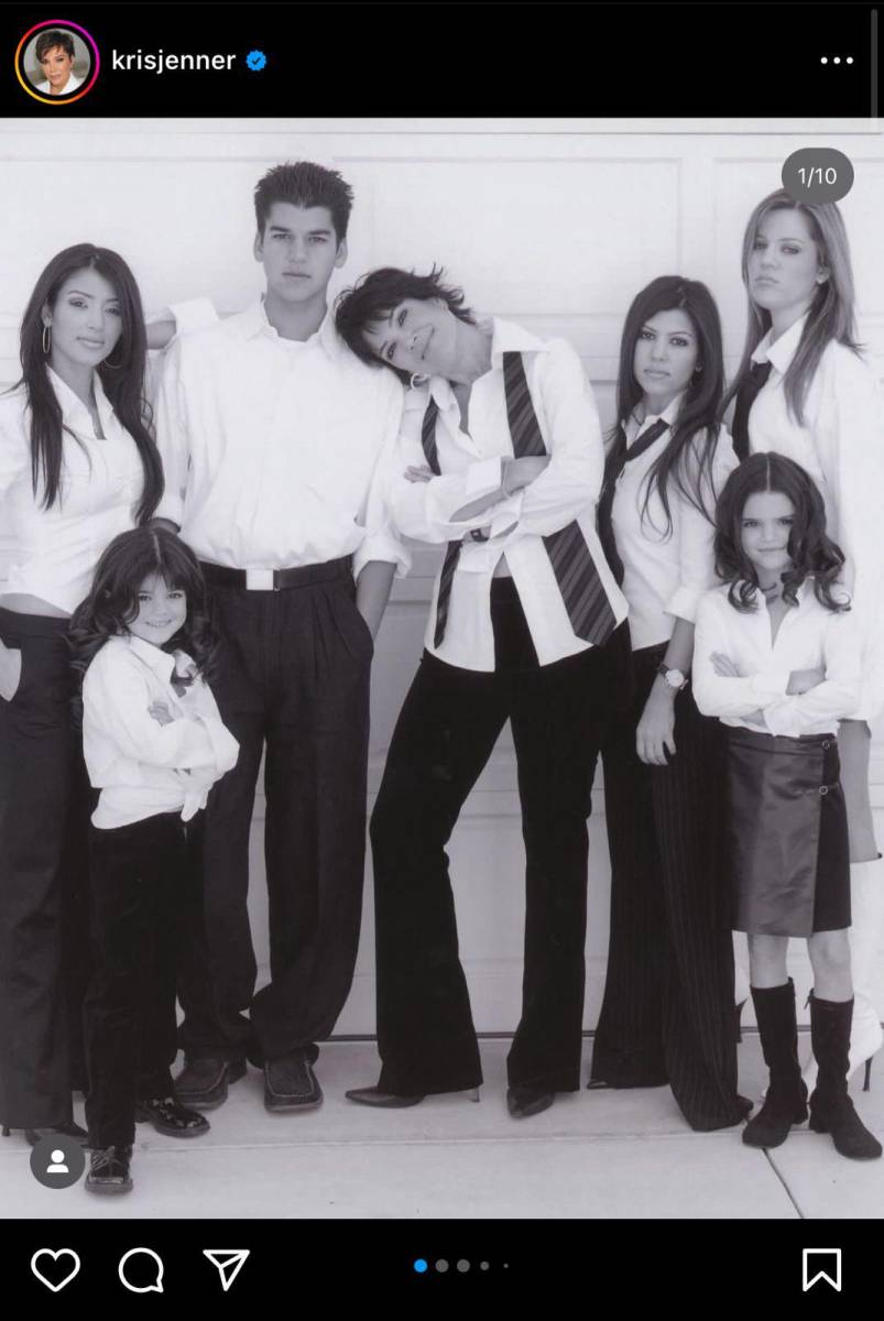 La matriarca del clan Kardashian-Jenner decidió celebrar el Día de la Madre con unas fotos del recuerdo de ella en compañía de su numerosa familia, con lo que nos permitió contemplar lo mucho que han cambiado sus hijos.