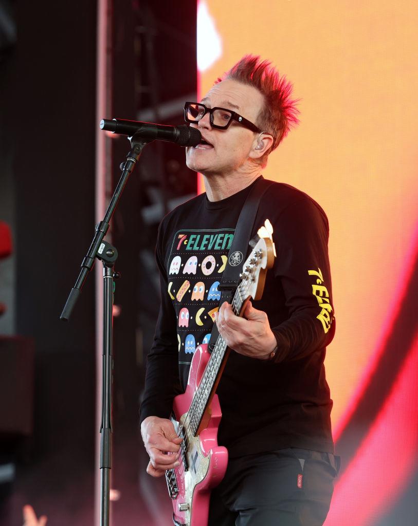 Blink 182 fue la banda que sustituyó a Frank Ocean en el cierre de Coachella. El grupo volvió a encender los escenarios con las canciones “First Date”, “All The Small Things” y “Aliens Exist”.