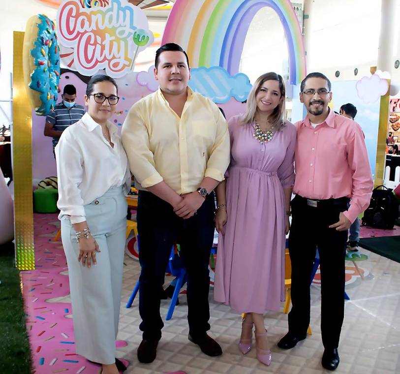 Tatiana Gallardo, gerente corporativo de mercadeo City Mall, Luis Orellana, gerente de City Mall, Gisselle Marín, coordinadora de mercadeo de City Mall, y Lester Ramírez, representante de banco Promerica.