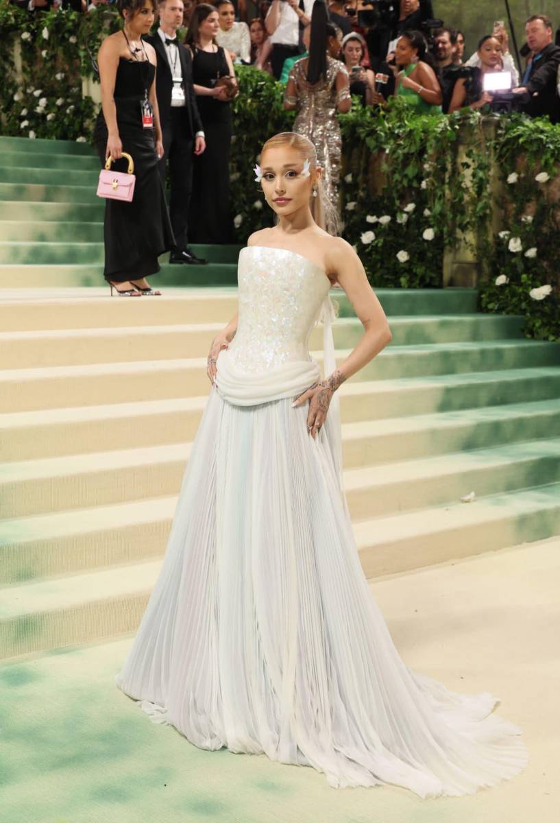 Ariana Grande.
