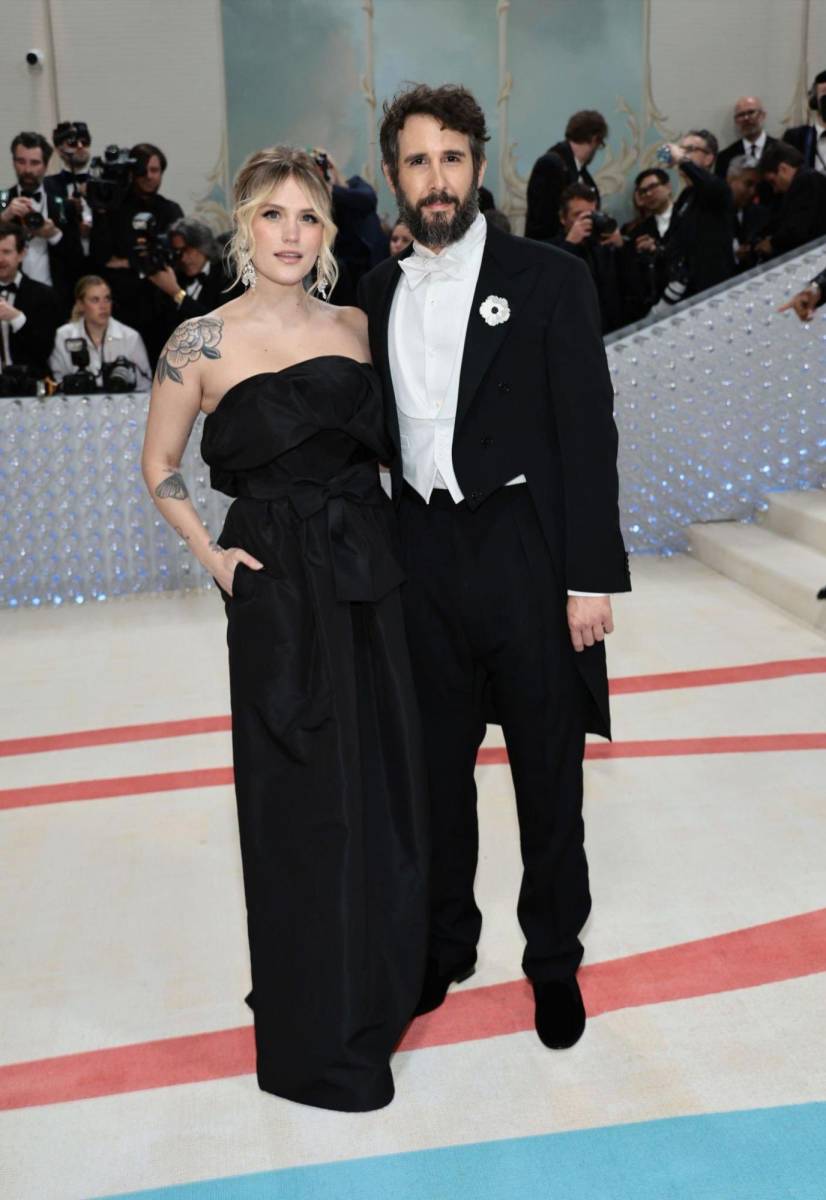 Natalie McQueen y Josh Groban.