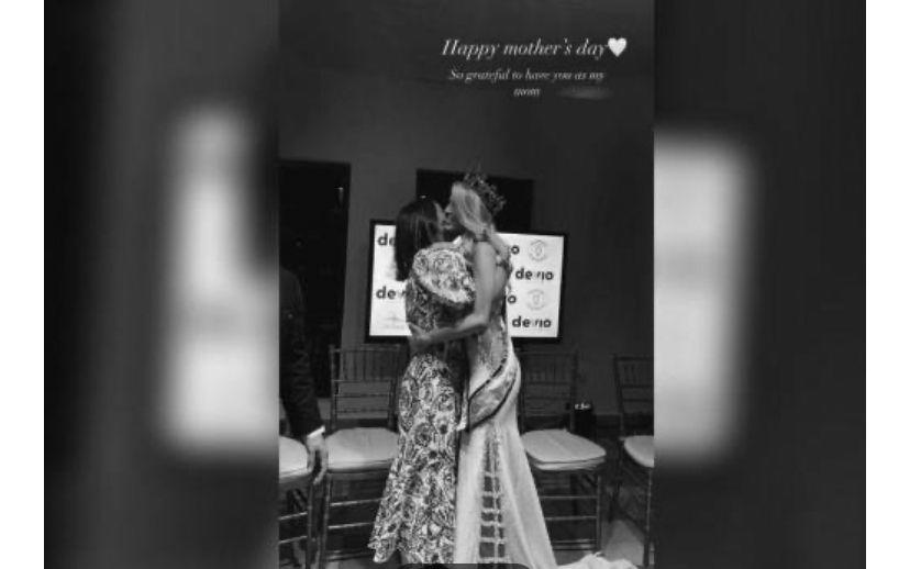 <b>Rebeca Rodríguez</b>La Miss Honduras Universo 2022 subió en sus historias de Instagram un fotografía tomada durante el certamen, abrazando a su madre.