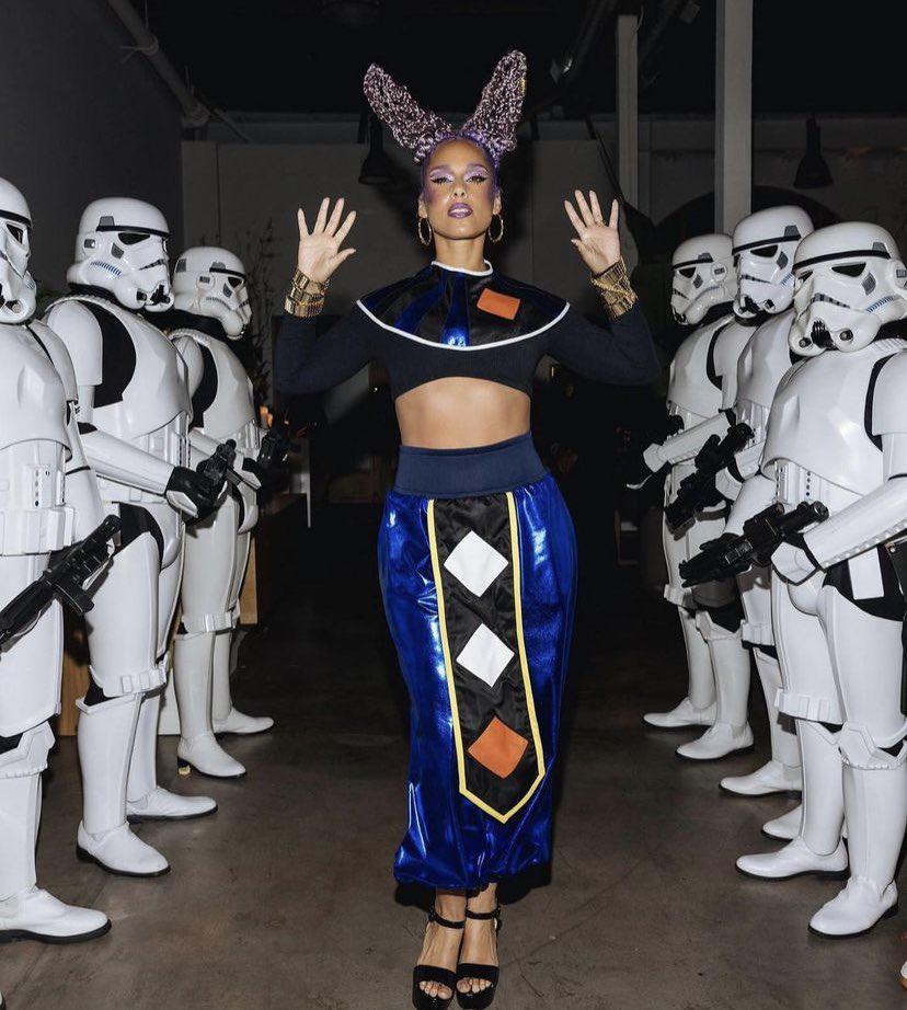 Alicia Keys como Beerus de Dragon Ball.