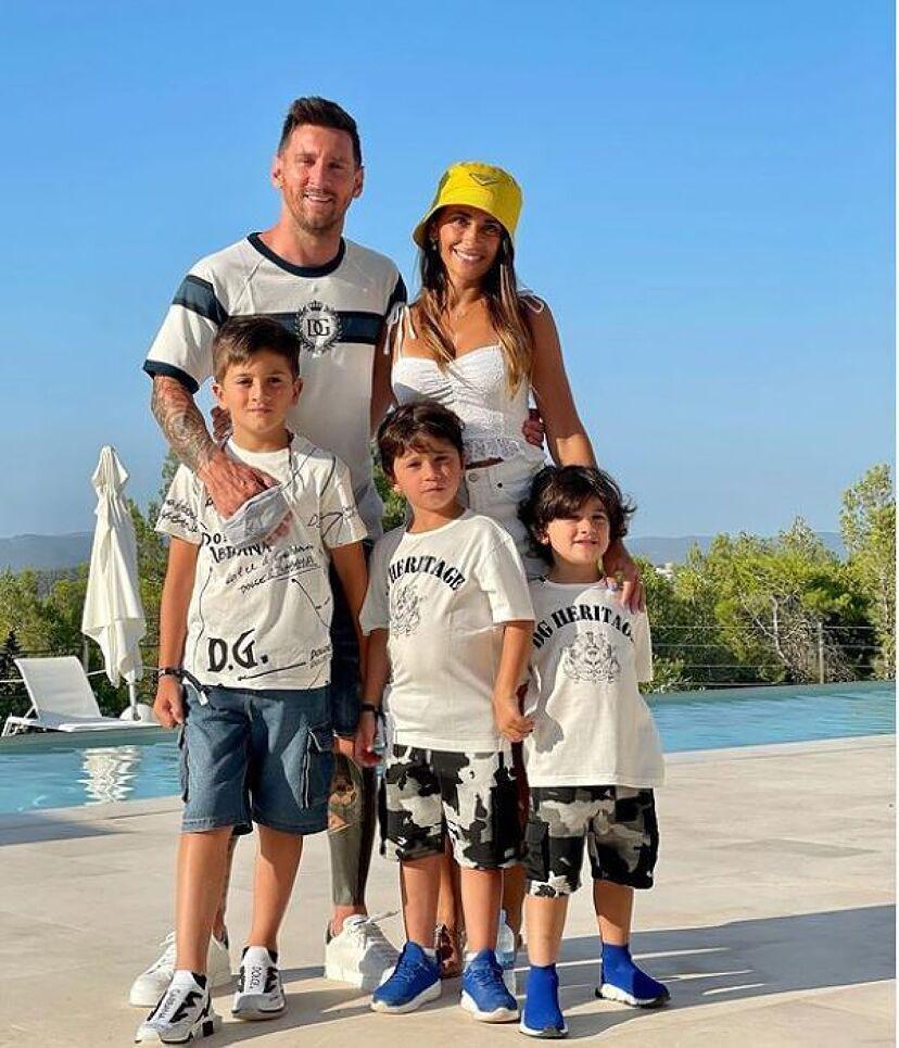 Al año siguiente, Ciro, su último hijo, nacería para completar la familia Messi. Su fecha de nacimiento es el 11 de marzo del 2018.