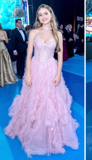 Las Seniors de la EIS convirtieron su Gala de Graduación en una verdadera pasarela de estilo, luciendo espectaculares diseños que reflejaron elegancia, tendencias y su esencia personal. Delicados vestidos, detalles sofisticados y mucho glamour, las jóvenes brillaron en una de las noches más especiales de su etapa estudiantil.