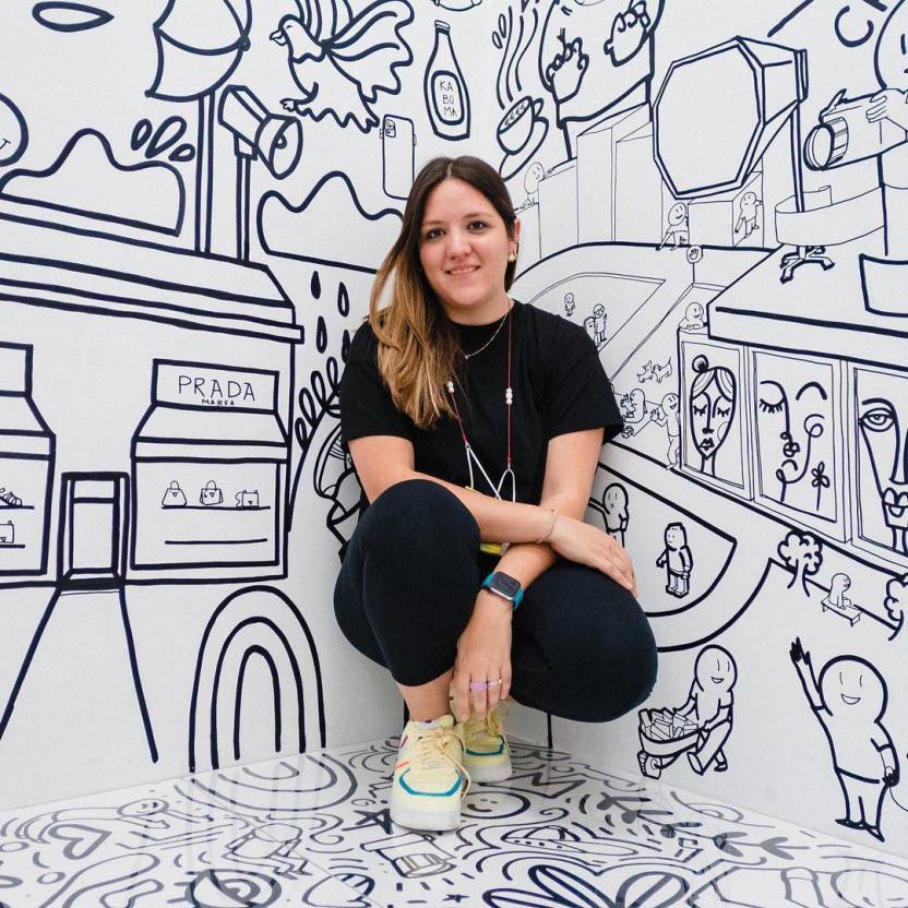 La ganadora del tercer lugar de la edición 2023 de Girl Boss es un alma creativa, que con sus ilustraciones llena de color desde murales hasta objetos nostálgicos.