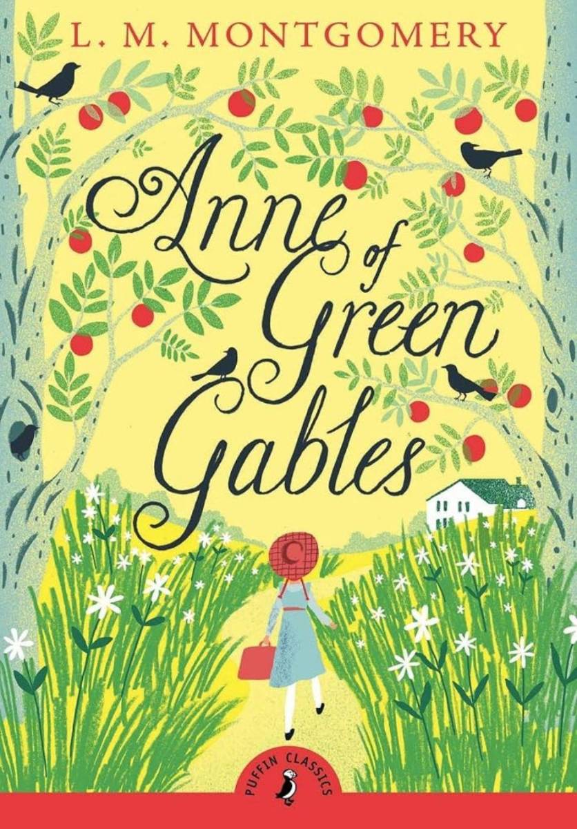 Ana de las Tejas Verdes, por L. M. MontgomeryEsta conmovedora historia ha cautivado a generaciones de lectores, transportándolos al mundo especial de Green Gables, una granja tradicional a las afueras de Avonlea. Anne Shirley, una huérfana de once años, llega a este rincón verde de la Isla del Príncipe Eduardo solo para descubrir que los Cuthbert —el anciano Matthew y su severa hermana, Marilla— desean adoptar a un niño, no a una vivaz niña pelirroja. Pero antes de que puedan devolverla, Anne —que necesita imperiosamente más espacio para su imaginación y un verdadero hogar— los conquista por completo.
