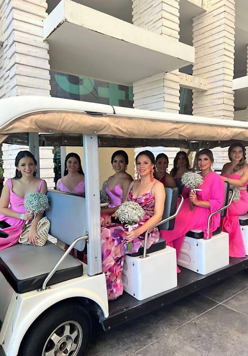 Marcela Juárez de Ferraro, Gabriela Alvarado de Ferrufino, Yendy Burgos, Daniela Mazier, Paola Kawas, Sussie Pineda, Andrea Gabrie, Andrea Aguirre.