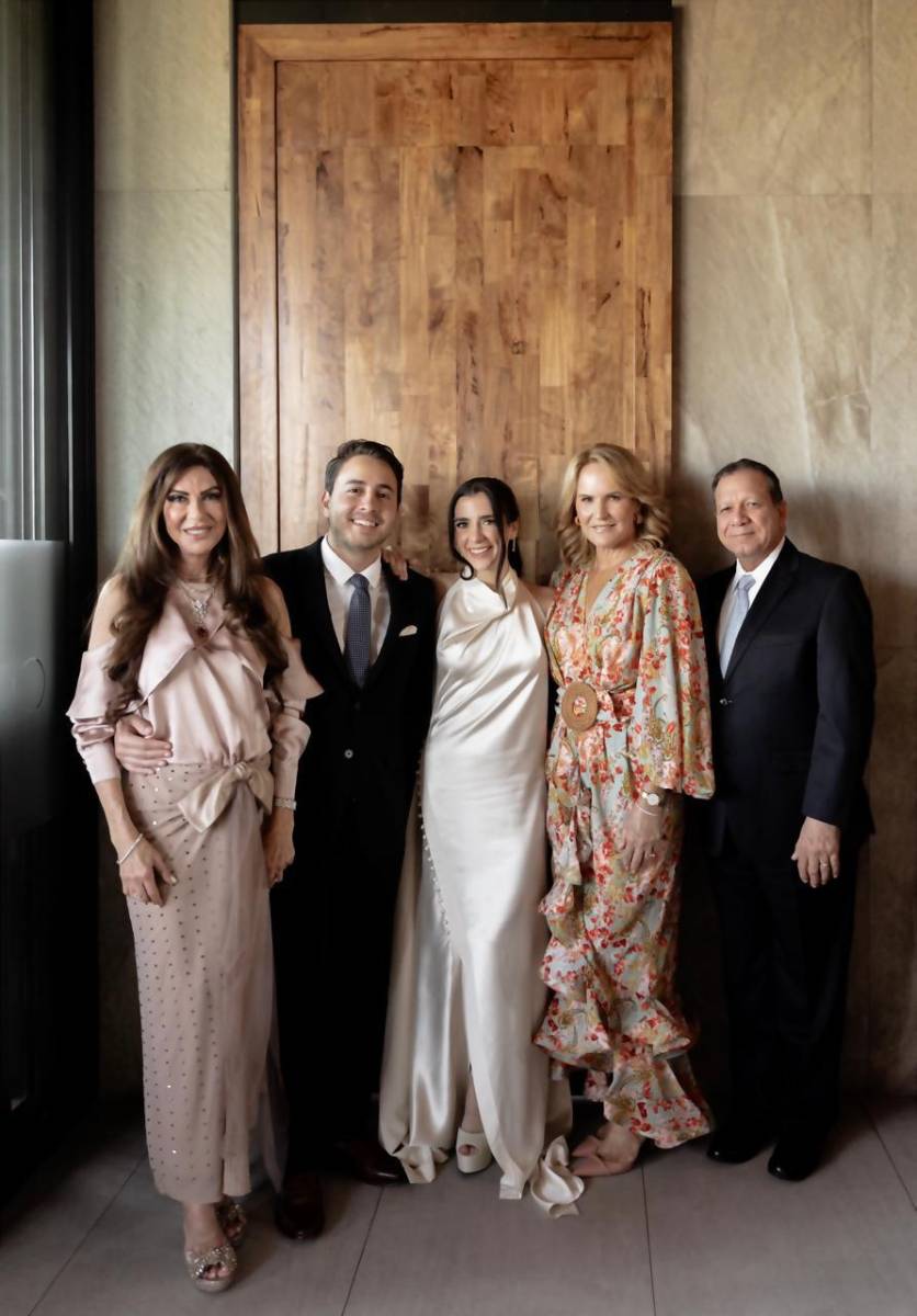 Carmen Chahín, Aldo Lanzas, Joana Bandy, Vivian y Johnny Chahín.