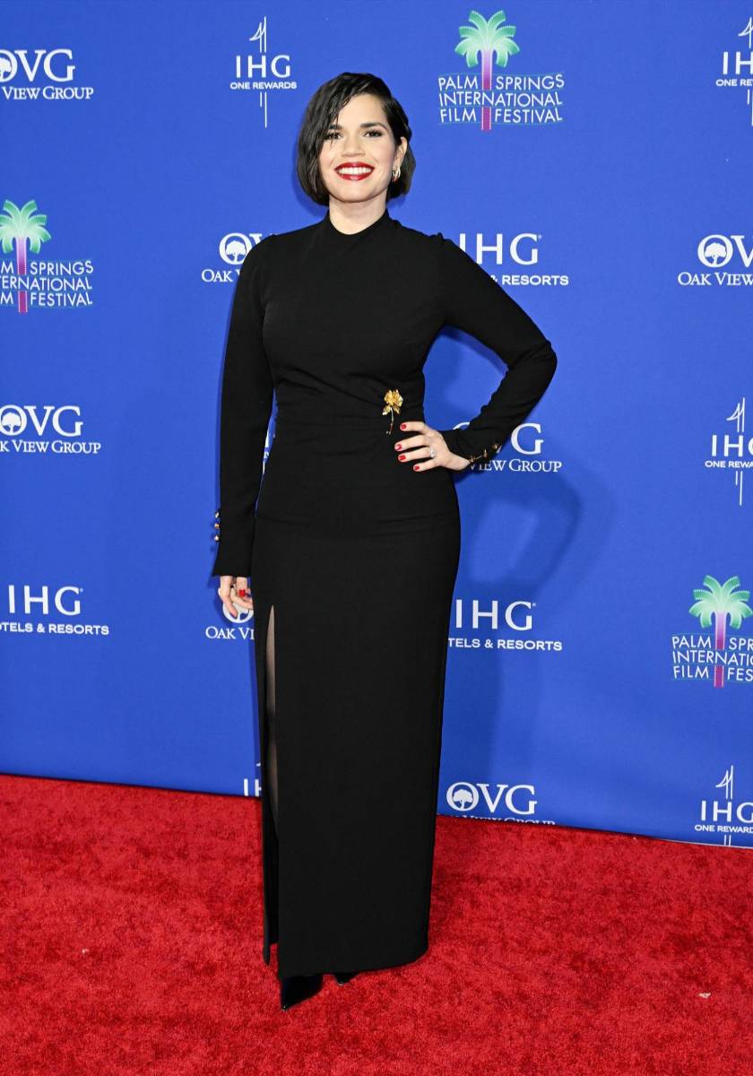 America Ferrera en Lela Rose.