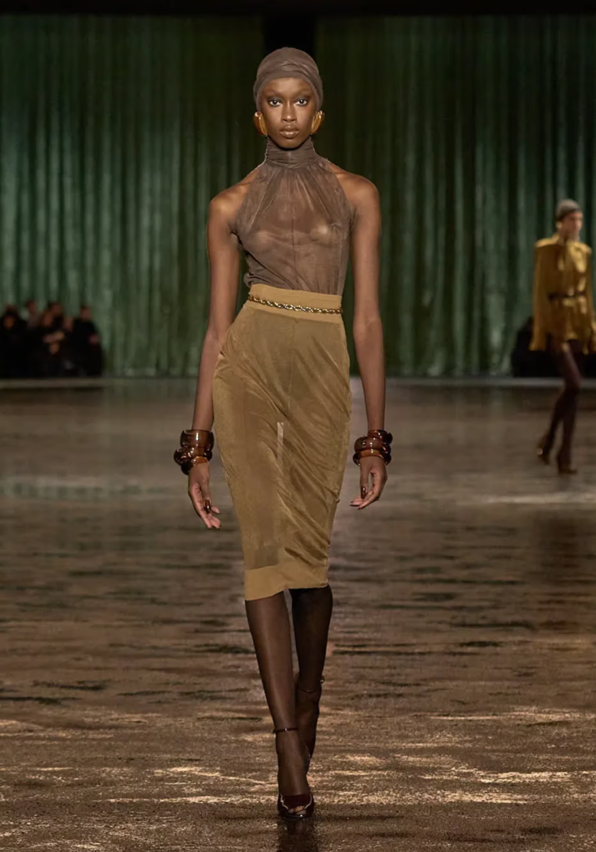Saint Laurent presenta una sensual colección otoño/invierno 24/25