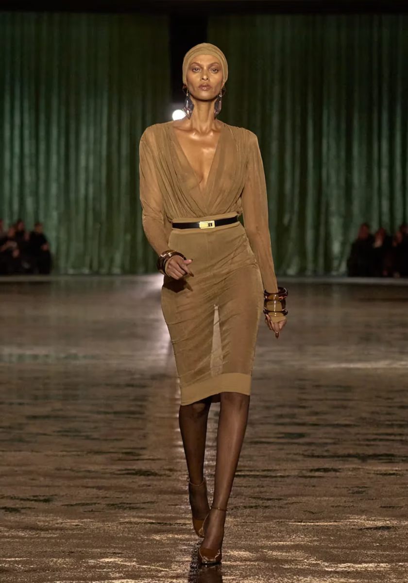 Saint Laurent presenta una sensual colección otoño/invierno 24/25