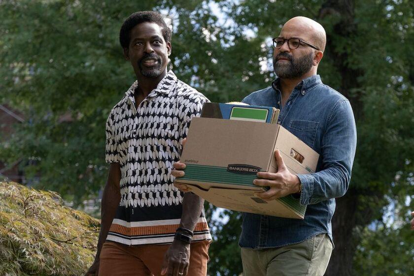 <b>American Fiction</b>Jeffrey Wright interpreta a un escritor frustrado en esta comedia dramática que aborda temas sobre el precio del éxito para las personas negras en una sociedad del entretenimiento y los medios de comunicación. La película está disponible en Prime Video.