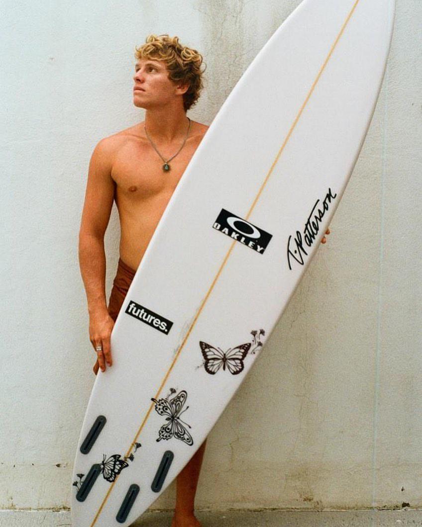 El mexicano <b>Alan Cleland </b>se está ganando el corazón del público. Nacido en Colima, ha despertado un gran interés por el surf en muchas personas.